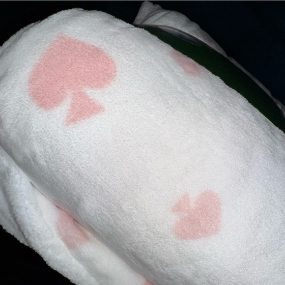NEW! KATE SPADE Oversized Twin Plush Fleece Blanket White Pink Spade NWT! - Picture 3 of 12